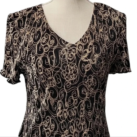 Connected Apparel Dress. - Picture 2 of 5